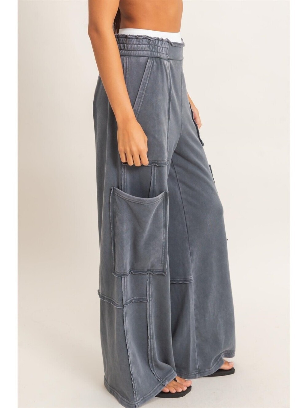 CloudDwellers Mineral Washed Cotton Blend Wide Leg Cargo Sweatpants Dark Grey - Picture 2 of 7